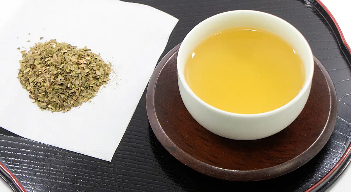 柿の葉茶の有効成分と健康・美容効果を徹底解説！